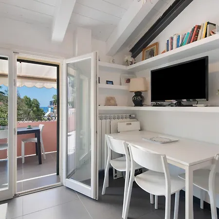 La Terrazza Di Via Daneri 2 Apartman *