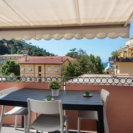 Apartman La Terrazza Di Via Daneri 2 *